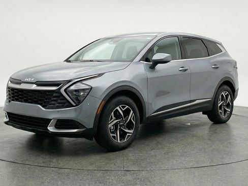 Used 2025 Kia Sportage LX image 3