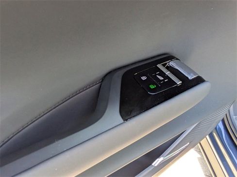 New 2025 Volvo EX90 Plus image 12