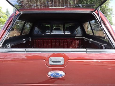 Used 2015 Ford F250 Lariat w/ Lariat Ultimate Package AWD/4WD image 14
