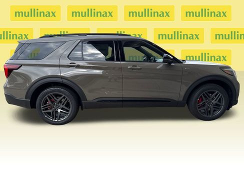 New 2026 Ford Explorer ST-Line w/ ST-Line Street Pack image 17