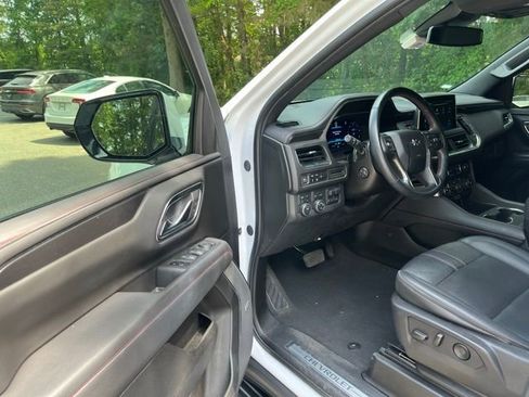 Used 2023 Chevrolet Suburban RST w/ Luxury Package AWD/4WD image 4