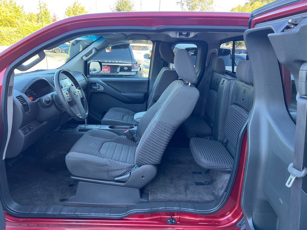Used 2014 Nissan Frontier SV RWD image 12