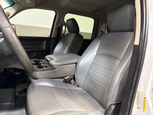 Used 2017 RAM 2500 Tradesman w/ Chrome Appearance Group image 15