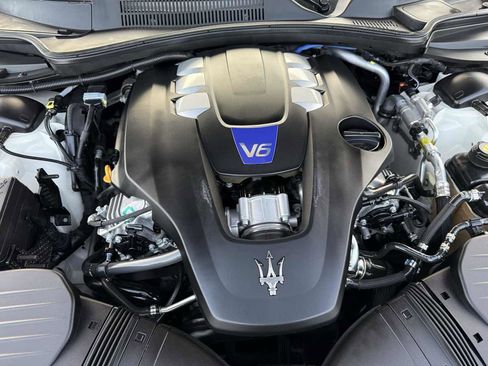 Used 2018 Maserati Quattroporte S image 27