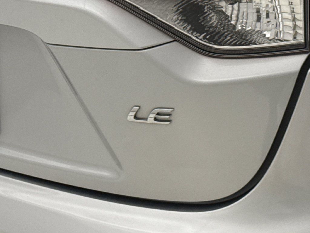 Used 2021 Toyota Corolla LE FWD image 10