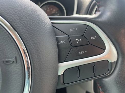 Used 2018 Jeep Compass Limited w/ Navigation Group FWD image 21