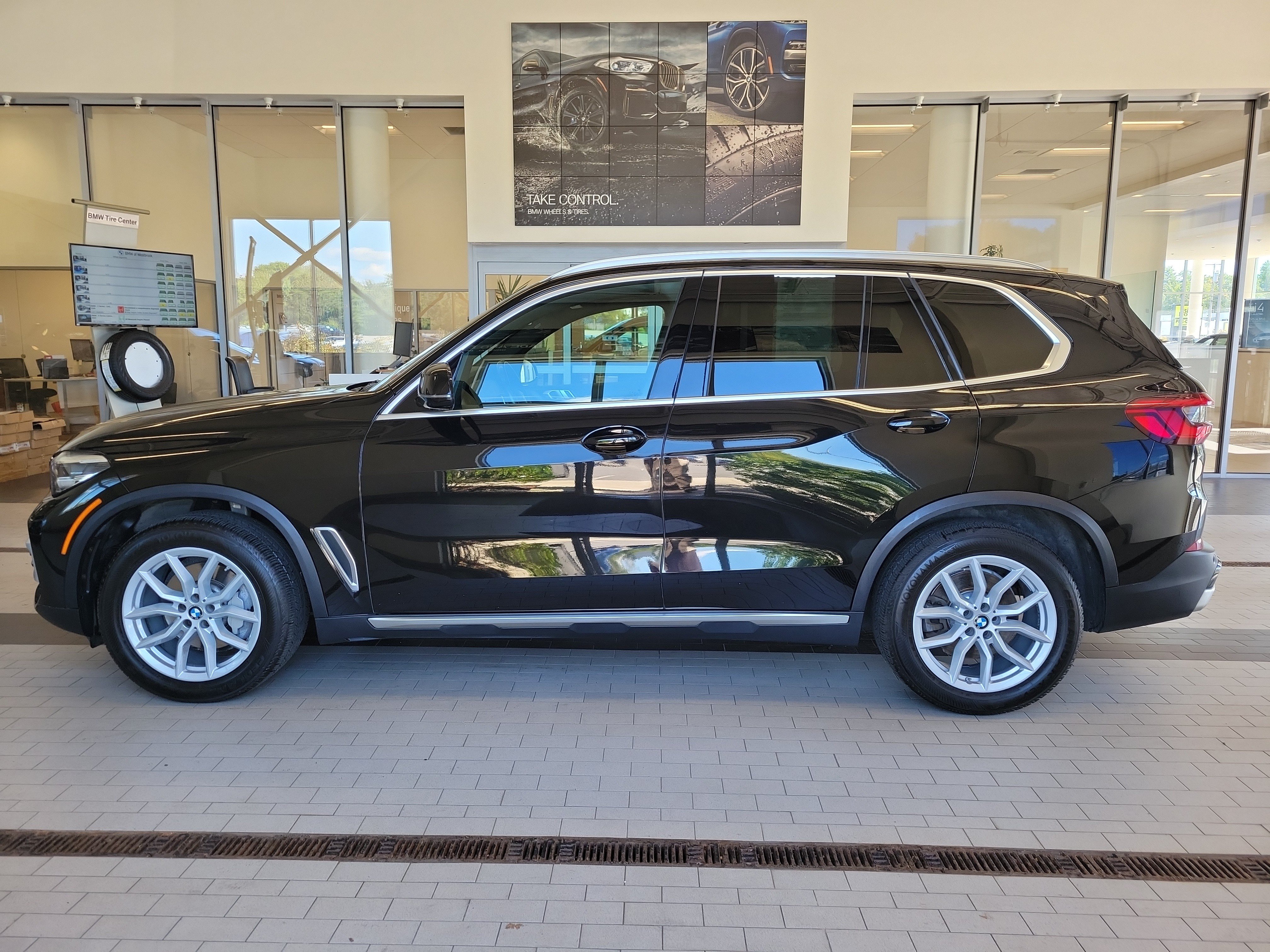 Used 2019 BMW X5 xDrive40i w/ Convenience Package AWD/4WD image 8