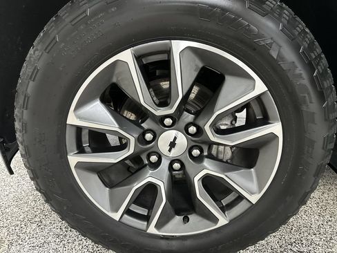 Used 2024 Chevrolet Silverado 1500 RST AWD/4WD image 16