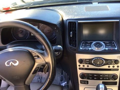 Used 2009 INFINITI G37 Journey w/ Premium Pkg image 11