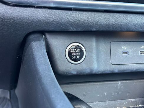 Used 2022 Nissan Rogue SV w/ SV Premium Package image 12