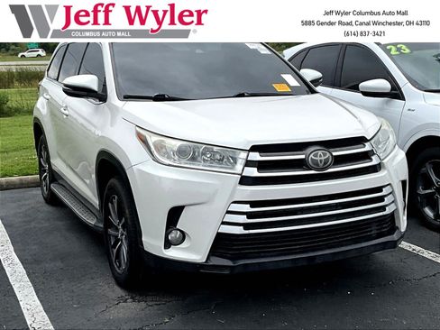 Used 2019 Toyota Highlander XLE FWD image 1