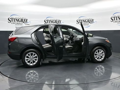 Used 2020 Chevrolet Equinox LS image 27
