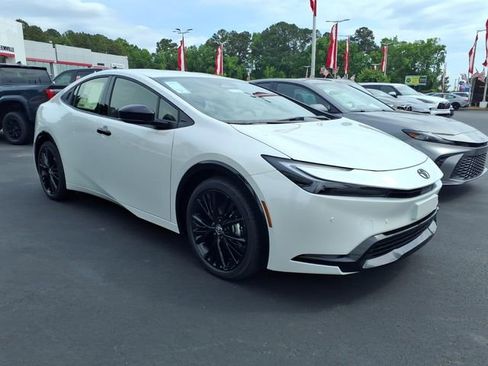 New 2026 Toyota Prius FWD image 1