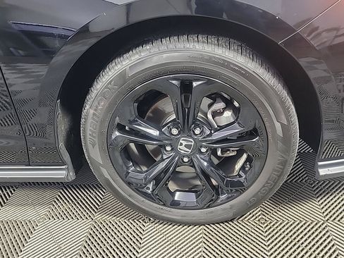 Certified 2025 Honda Accord SE image 3