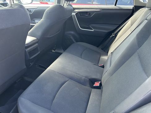 Used 2019 Toyota RAV4 LE w/ Carpet Mat Package FWD image 9