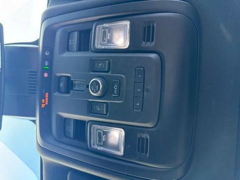 Used 2024 GMC Yukon Denali AWD/4WD image 40