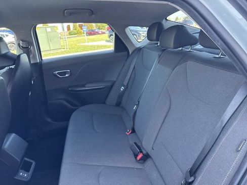 Used 2025 Kia K4 FWD image 12