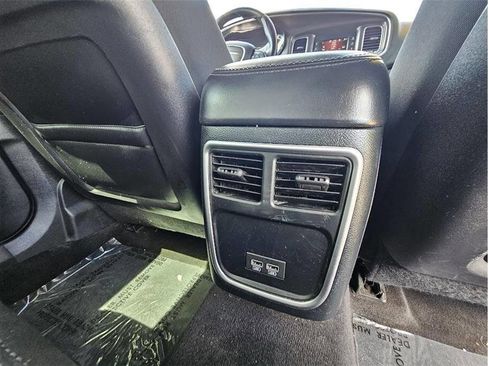 Used 2015 Dodge Charger SE w/ Sport Appearance Group RWD image 29