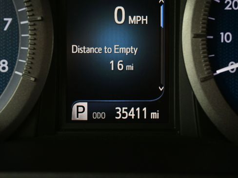 Used 2020 Toyota Sienna XLE FWD image 24