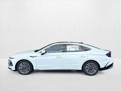 New 2025 Hyundai Sonata Limited image 5