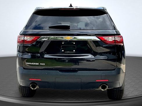 Used 2021 Chevrolet Traverse LS AWD/4WD image 4
