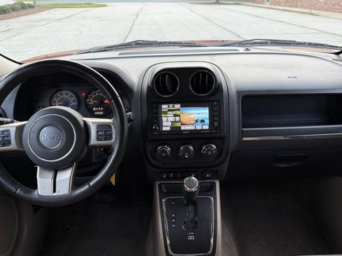Used 2017 Jeep Patriot High Altitude image 17