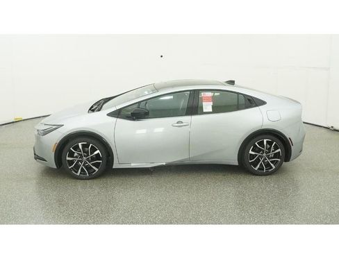 New 2026 Toyota Prius Plug-In Hybrid image 8