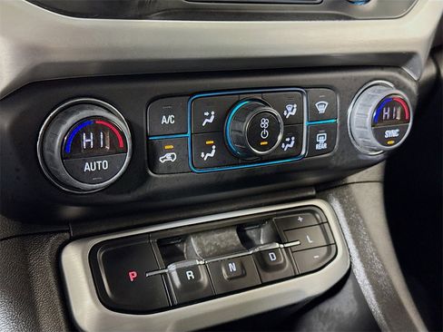 Used 2023 GMC Acadia SLT image 14