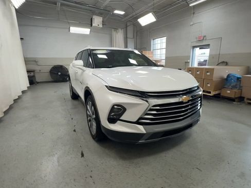 Used 2024 Chevrolet Blazer Premier w/ Driver Confidence II Package FWD image 3