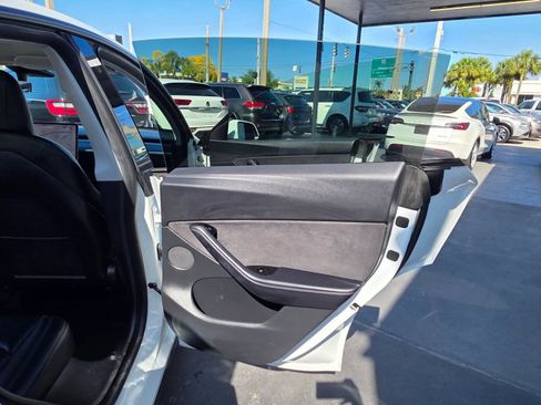 Used 2021 Tesla Model Y Long Range image 20