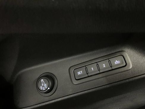 Used 2024 Chevrolet Equinox Premier FWD image 34