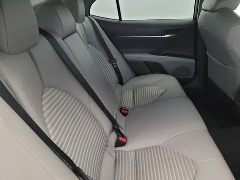 Used 2018 Toyota Camry SE w/ Convenience Package FWD image 19