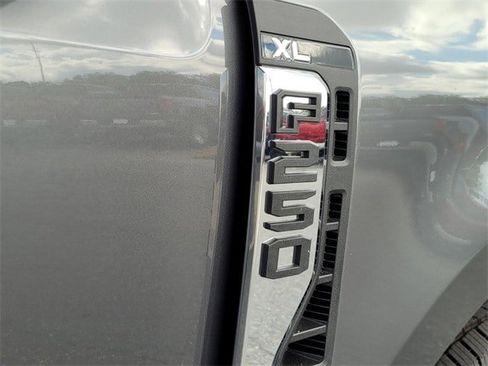 New 2026 Ford F250 XL w/ 360-Degree Camera Package RWD image 21