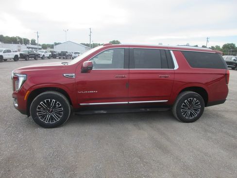 New 2026 GMC Yukon XL Elevation w/ Elevation Premium Package AWD/4WD image 7