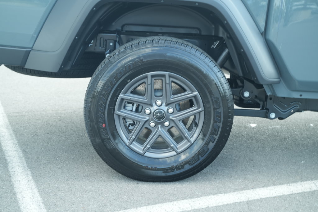 New 2026 Jeep Gladiator Sport AWD/4WD image 19