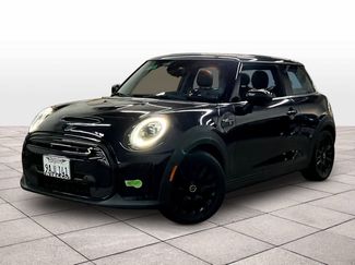 Used 2022 MINI Cooper SE video 1