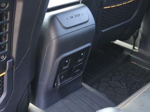 Used 2024 Ford Bronco Badlands AWD/4WD image 17
