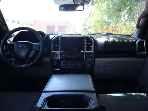Used 2017 Ford F150 XLT w/ Equipment Group 302A Luxury AWD/4WD image 16