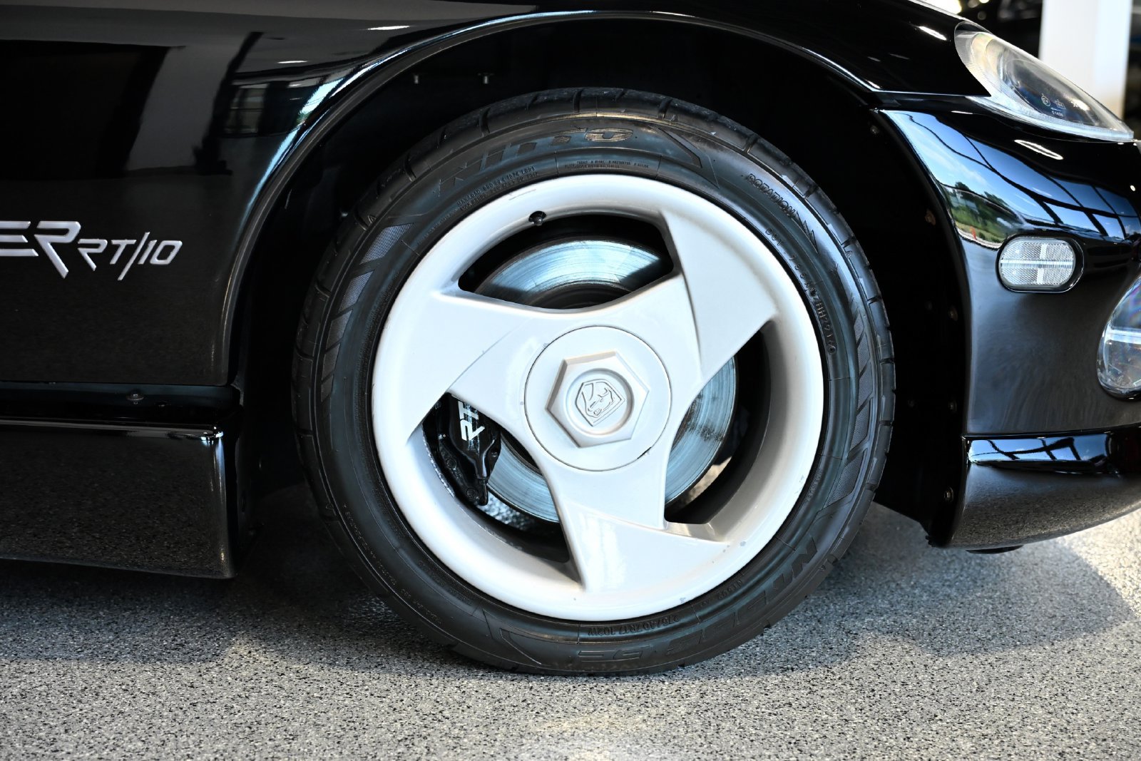 Used 1994 Dodge Viper RT/10 RWD image 18