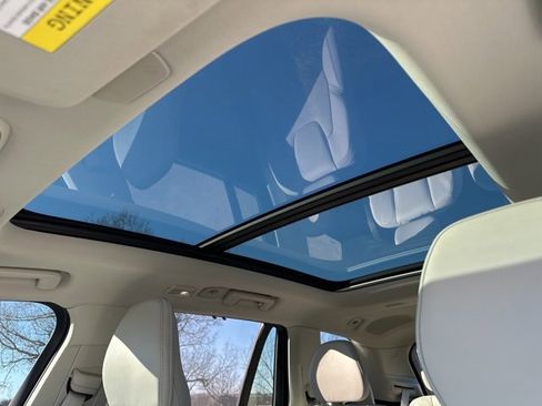 Certified 2024 Volvo XC90 T8 Ultimate image 19