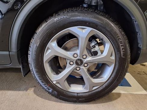 Certified 2025 Ford Escape ST-Line FWD image 23