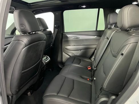 Used 2024 Cadillac XT6 Luxury w/ LPO, Floor Liner Package image 27