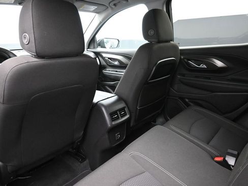 Used 2024 GMC Terrain SLE image 2