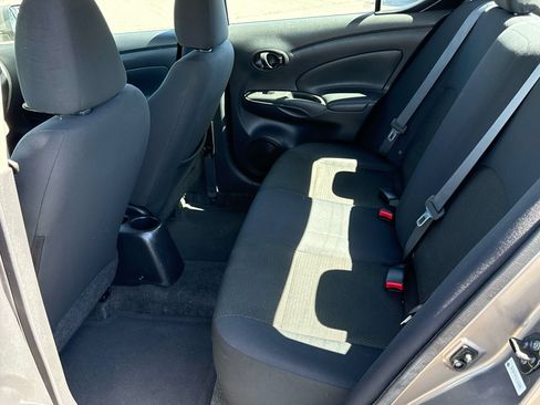 Used 2012 Nissan Versa SV FWD image 14
