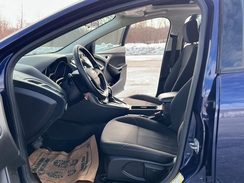 Used 2017 Ford Focus SEL w/ Cold Weather Package image 14