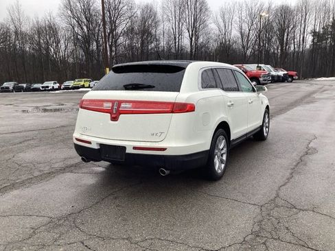 Used 2013 Lincoln MKT FWD image 7