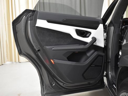 Used 2024 Lamborghini Urus S AWD/4WD image 37
