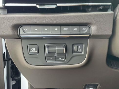 New 2026 Cadillac Escalade ESV Luxury w/ LPO, Radiant Package image 23