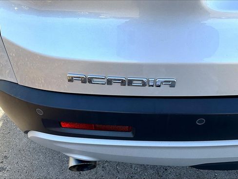 Used 2018 GMC Acadia SLT image 32