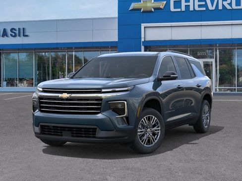 New 2026 Chevrolet Traverse LT w/ LPO, Floor Liner Package AWD/4WD image 6